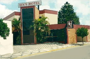  Six's Hotel  Жакареи